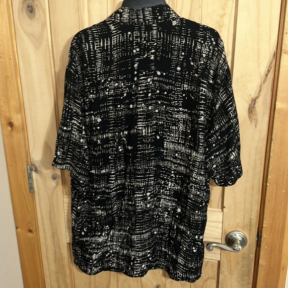 Vintage RISCATTO Black and White Men's Short Sleeve Shirt. Made in Italy - Picture 3 of 5